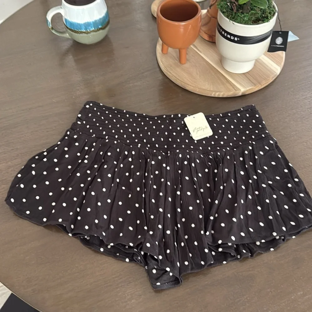NWT Free People Gobi Skort Mini Black White Polka Dots Mid Rise Viscose Cinched - Picture 8 of 10